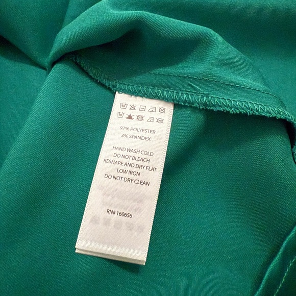 NWT Sincerely Jules Emerald Green Satin Midi Skirt Size Medium - Picture 4 of 4